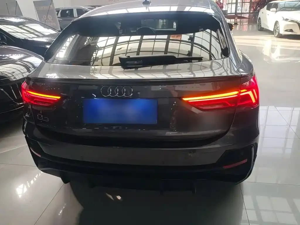 Audi Q3 Sportback — фото 8