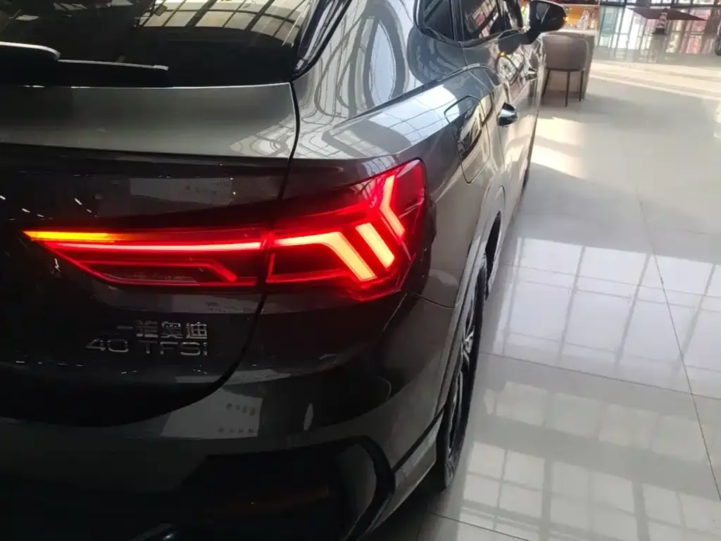 Audi Q3 Sportback — фото 2