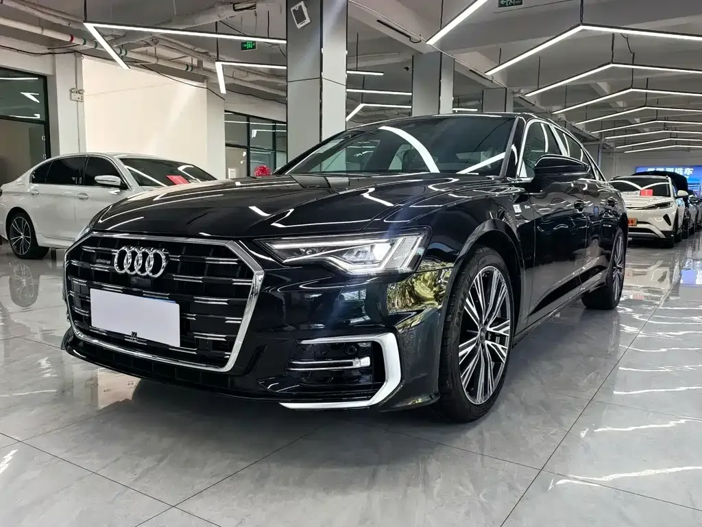 Audi A6L — фото 1