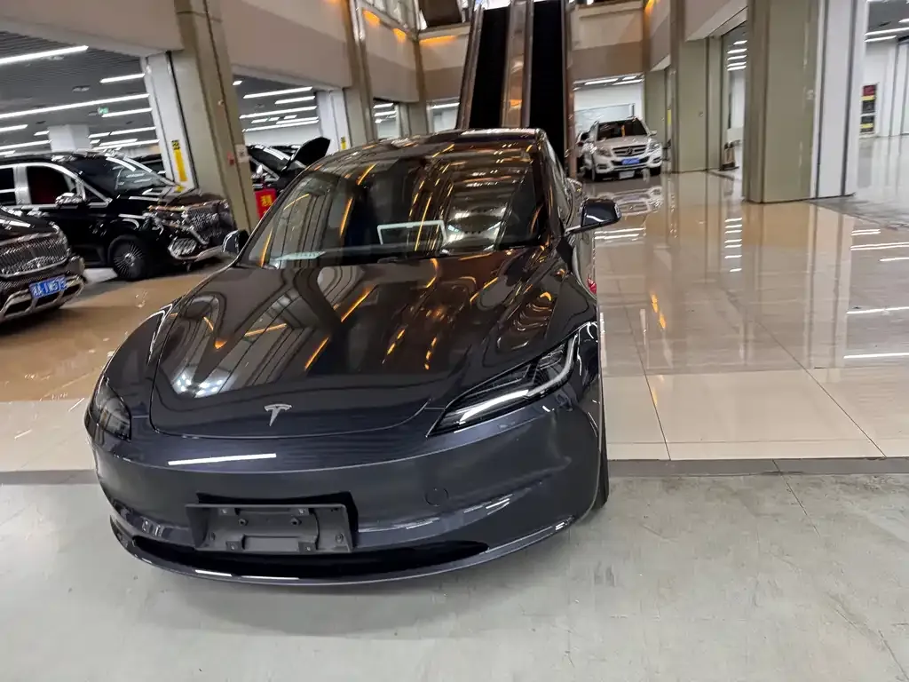 Tesla Model 3 — фото 6