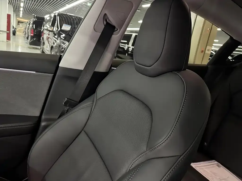 Tesla Model 3 — фото 10