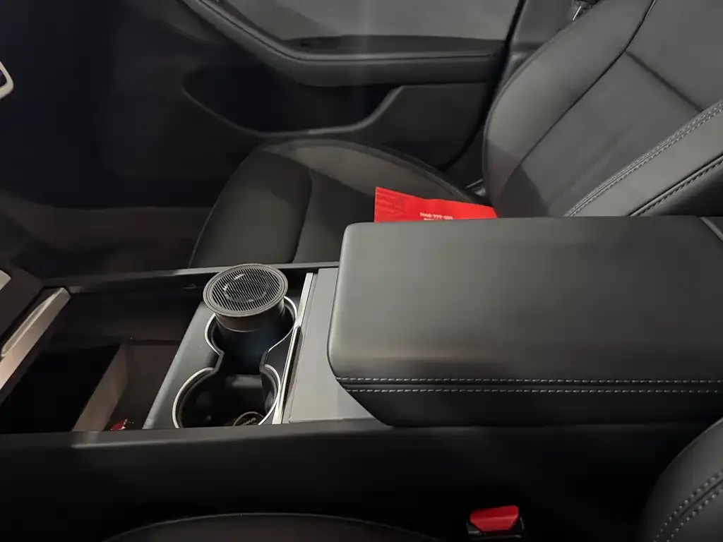 Tesla Model 3 — фото 3