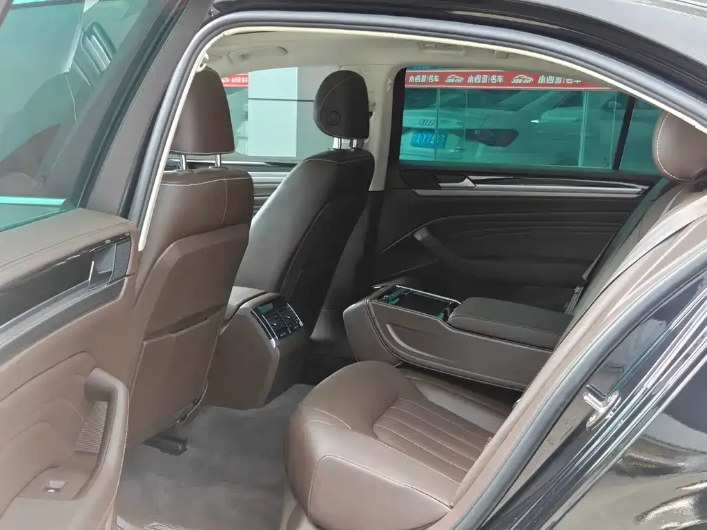 Volkswagen Phideon — фото 5