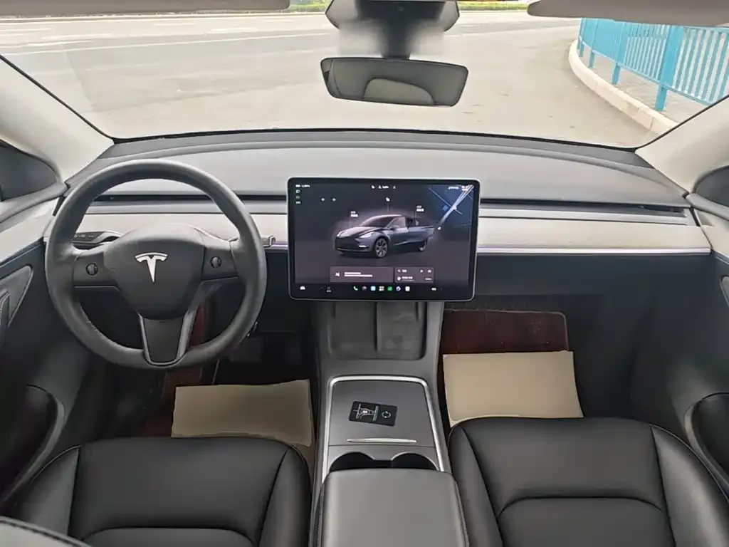 Tesla Model Y — фото 7