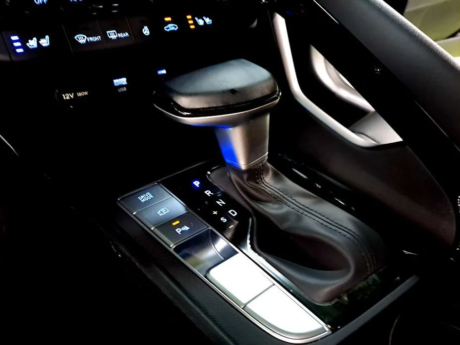 Hyundai AVANTE — фото 4