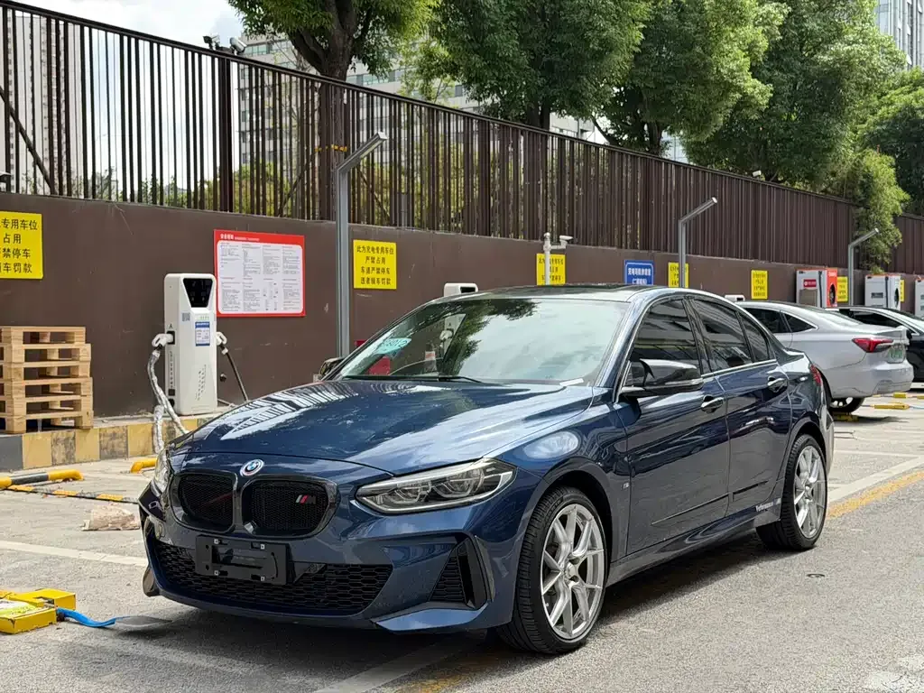 BMW 1 Series — фото 1