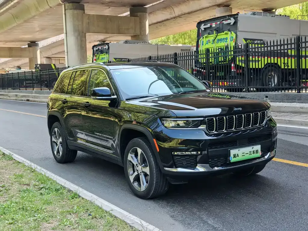 Jeep Grand Cherokee 4xe (Import) — фото 10