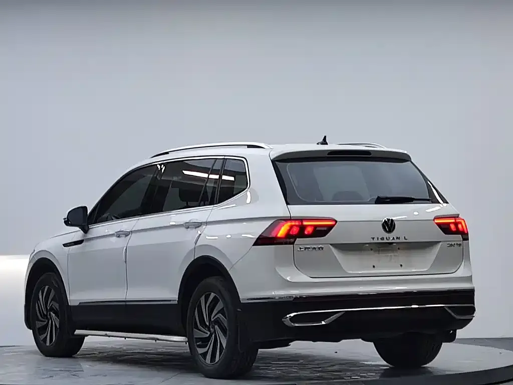 Volkswagen Tiguan L — фото 3