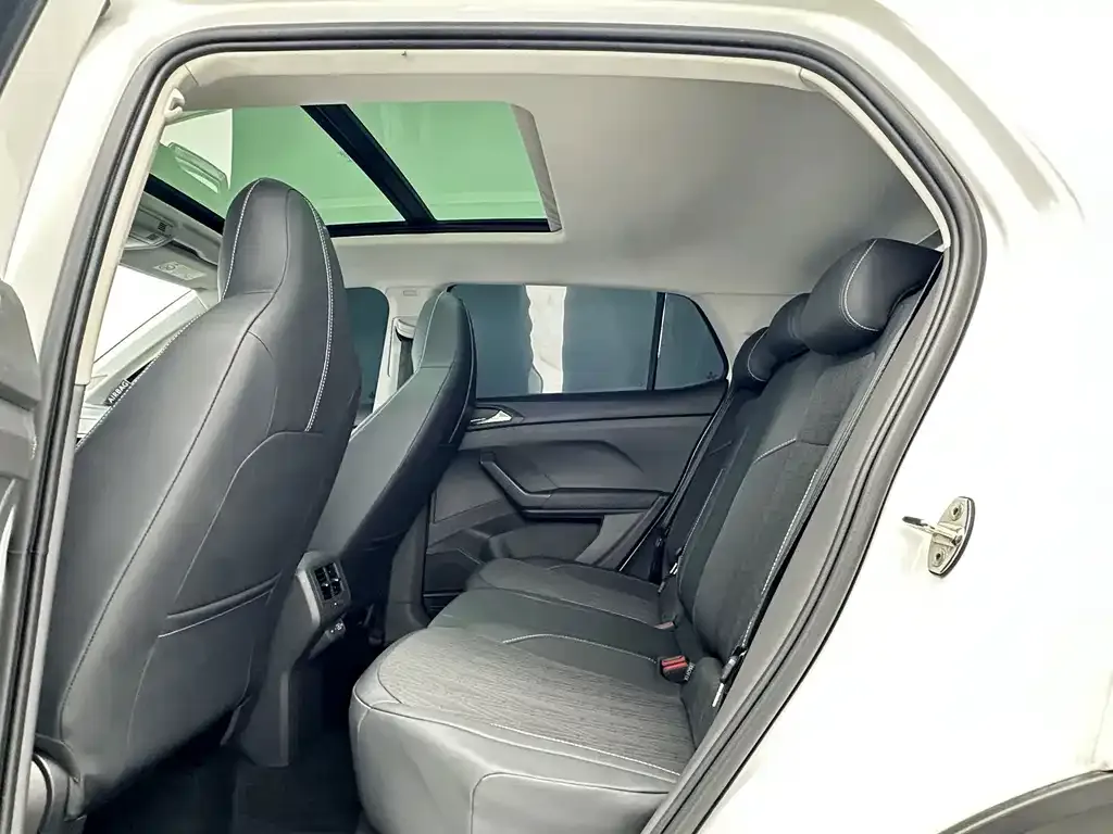 Volkswagen T-Cross — фото 8