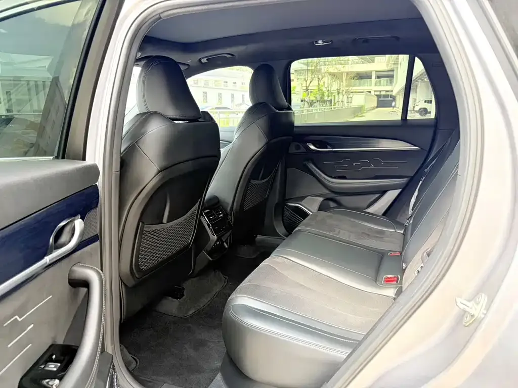 Geely Xingyue L — фото 10