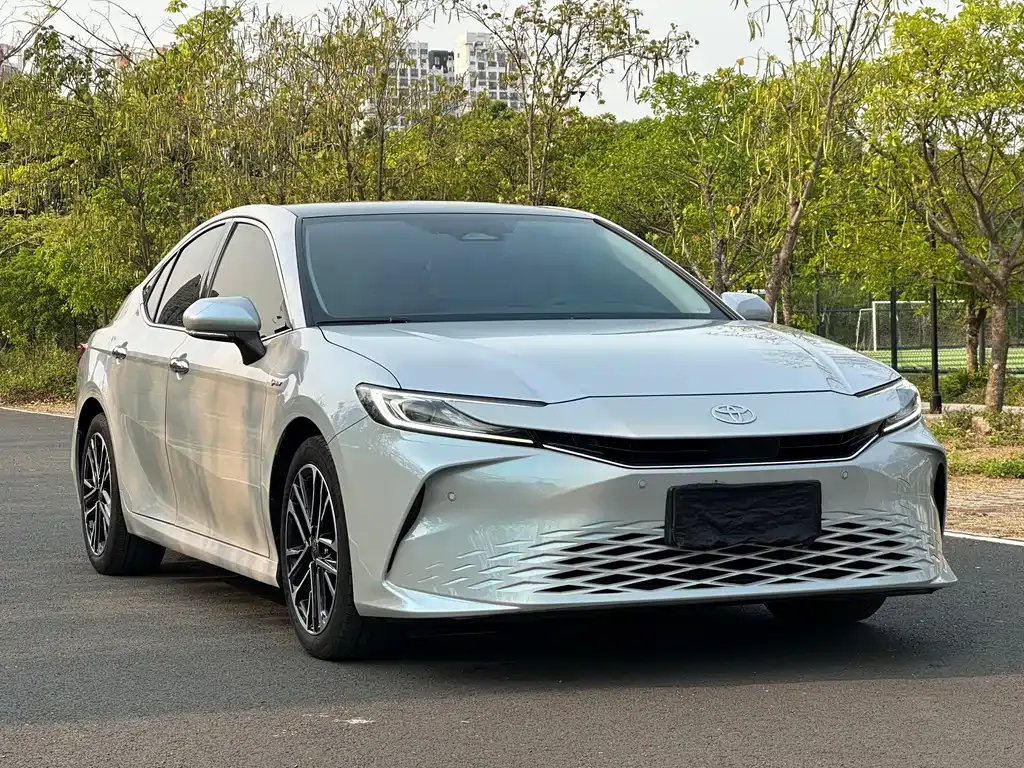 Toyota Camry — фото 7