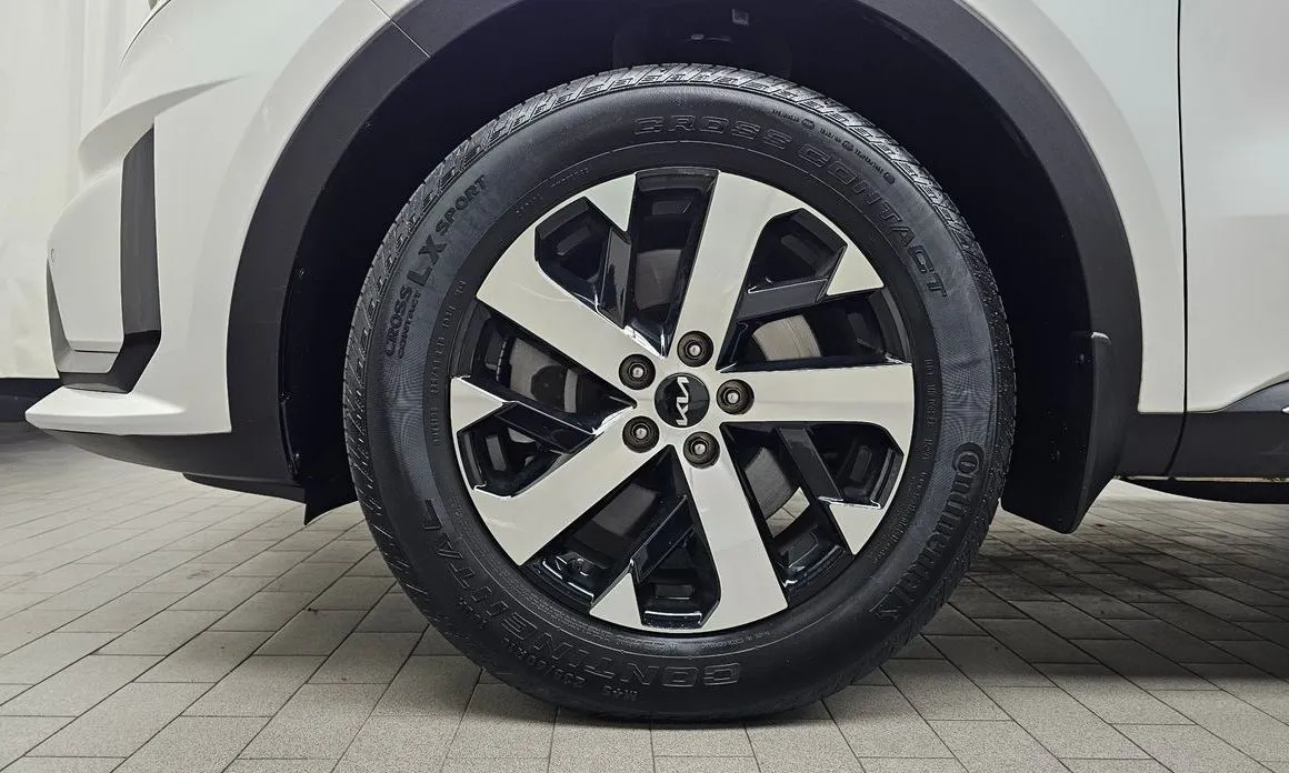 Kia Sorento — фото 10