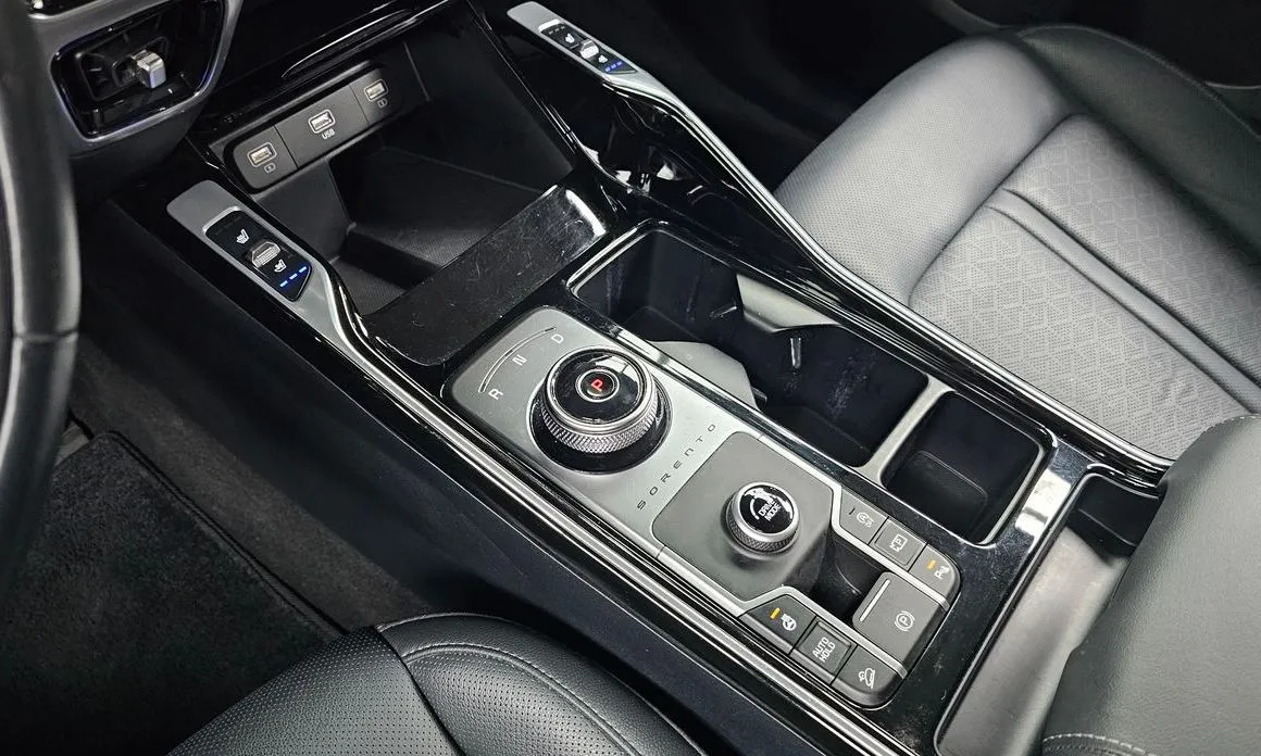 Kia Sorento — фото 9