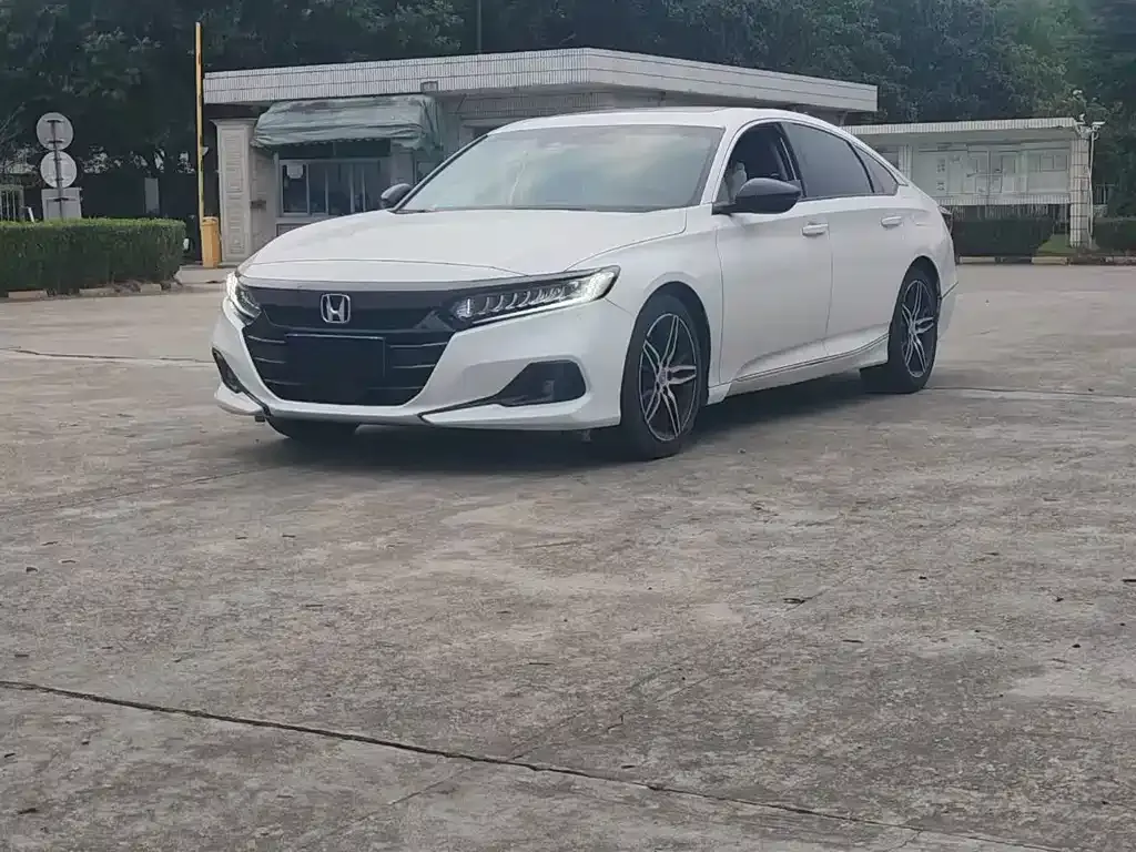 Honda Accord — фото 1