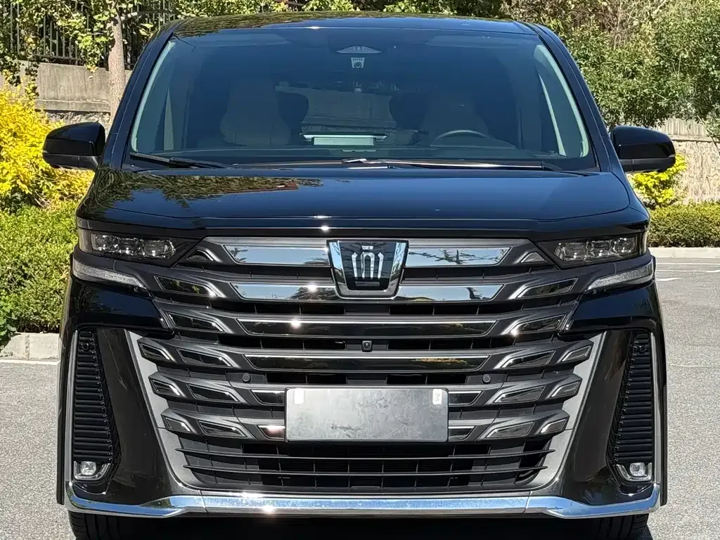 Toyota Vellfire — фото 10