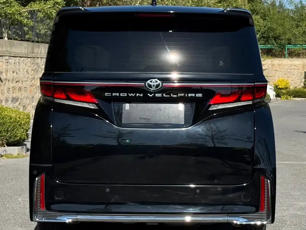 Toyota Vellfire — фото 9