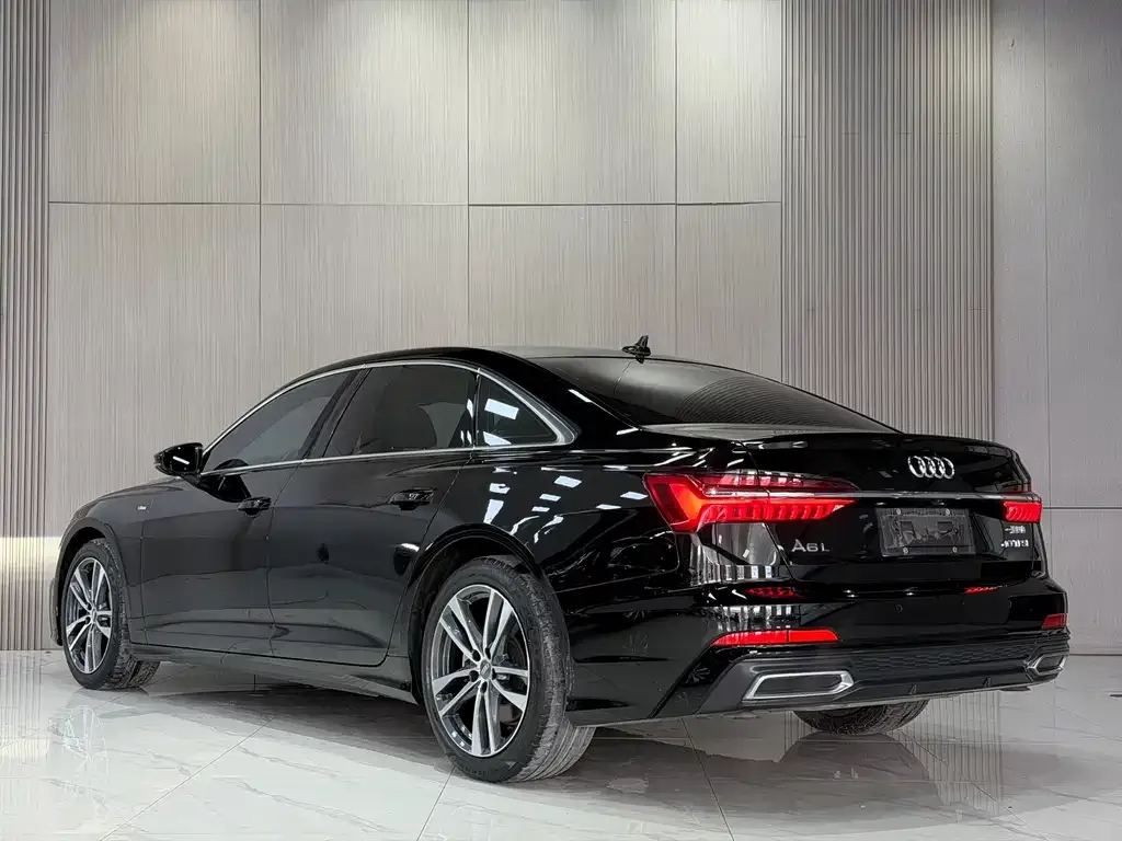 Audi A6L — фото 9
