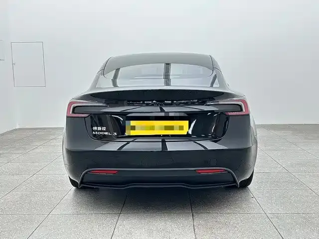 Tesla Model 3 — фото 10