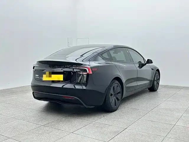 Tesla Model 3 — фото 8