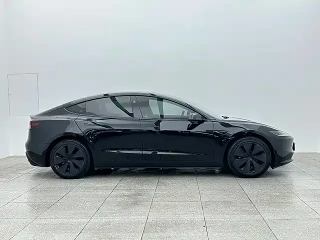 Tesla Model 3 — фото 4