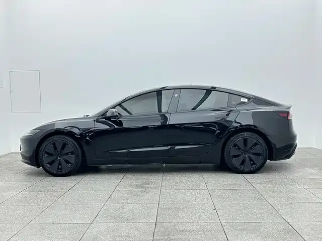 Tesla Model 3 — фото 9