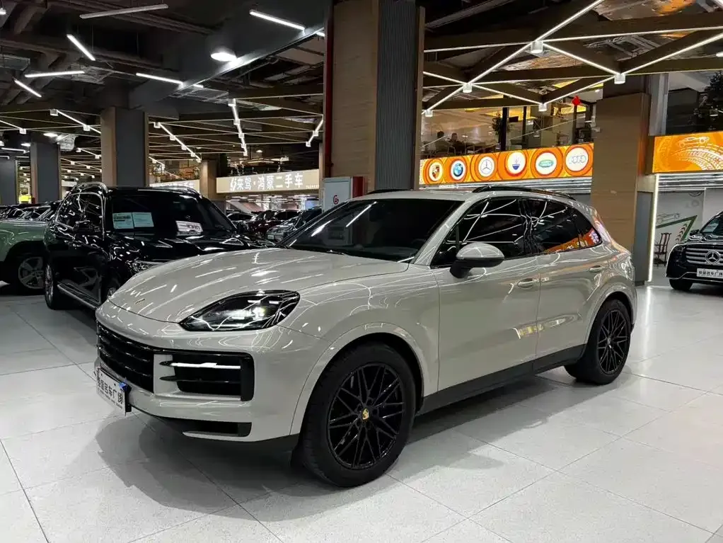 Porsche Cayenne — фото 1