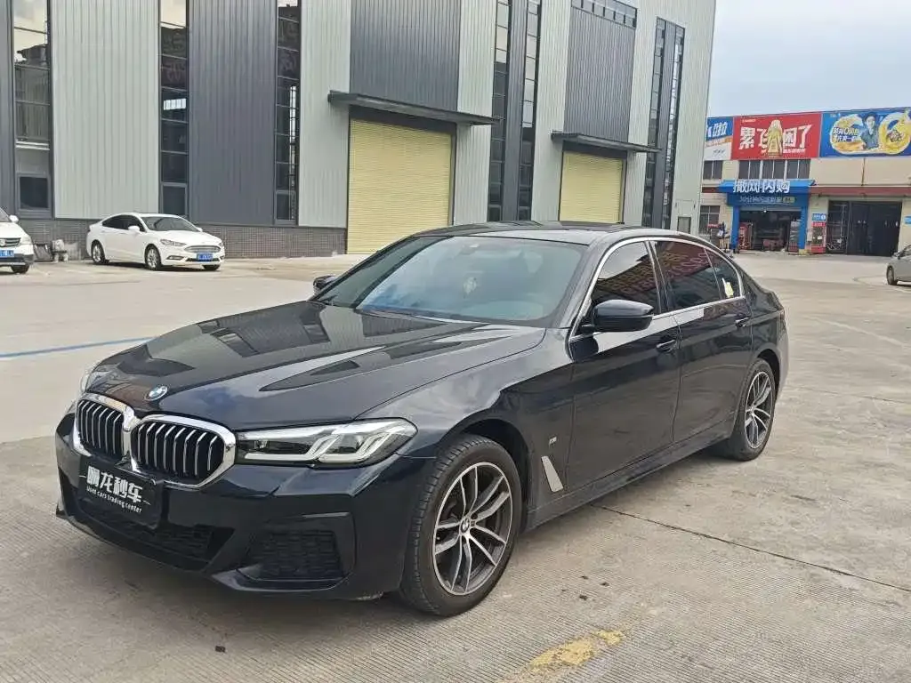 BMW 5 Series — фото 1