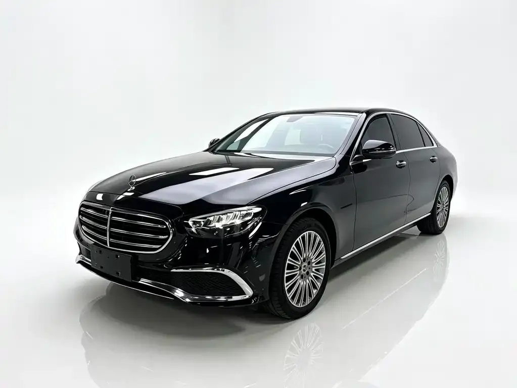 Mercedes-Benz E-Class — фото 1