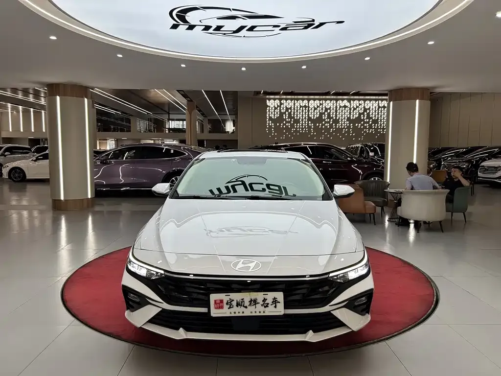 Hyundai Elantra — фото 3