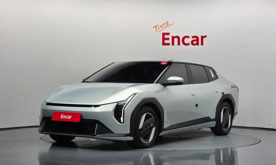 Kia EV4 — фото 1