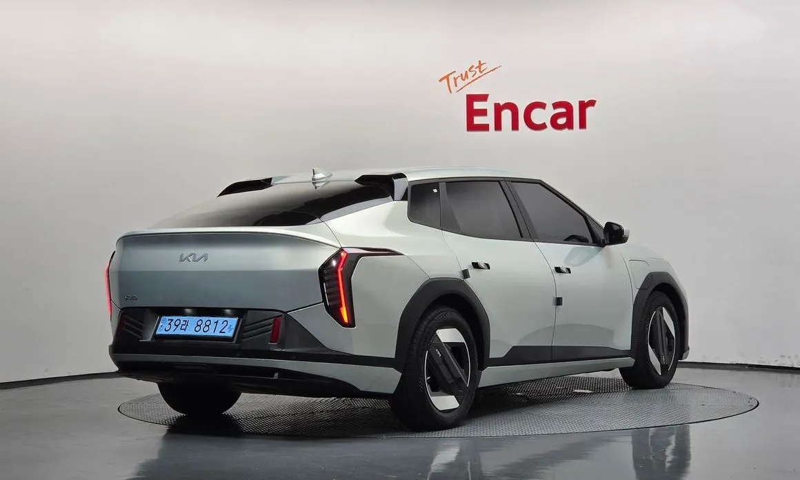 Kia EV4 — фото 2