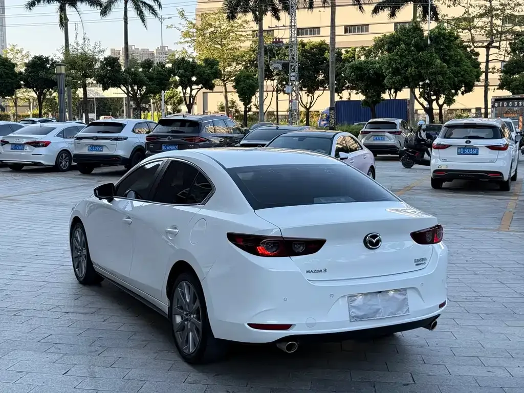 Mazda 3 Axela — фото 9