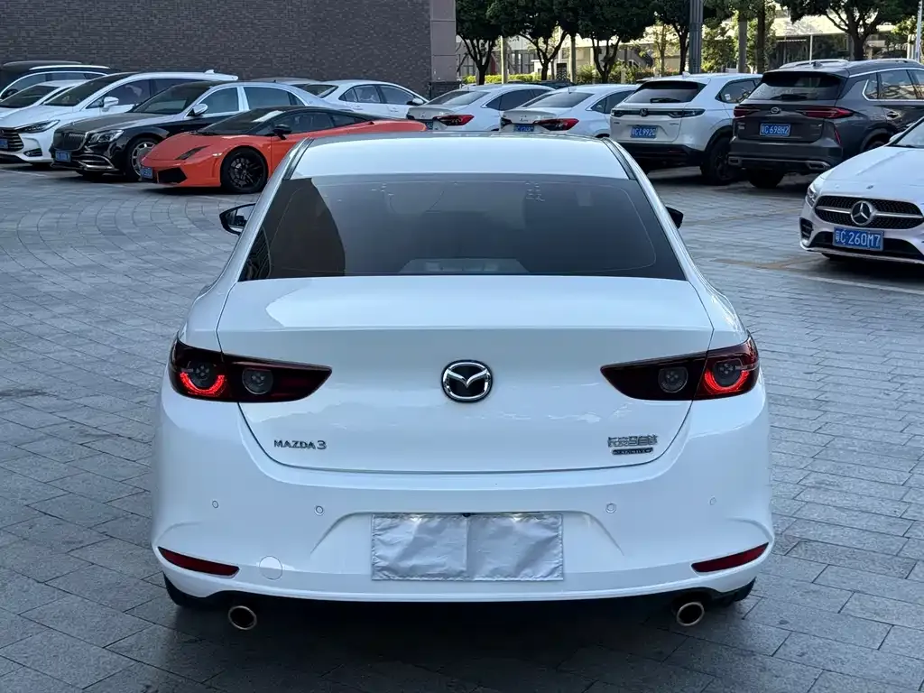 Mazda 3 Axela — фото 3