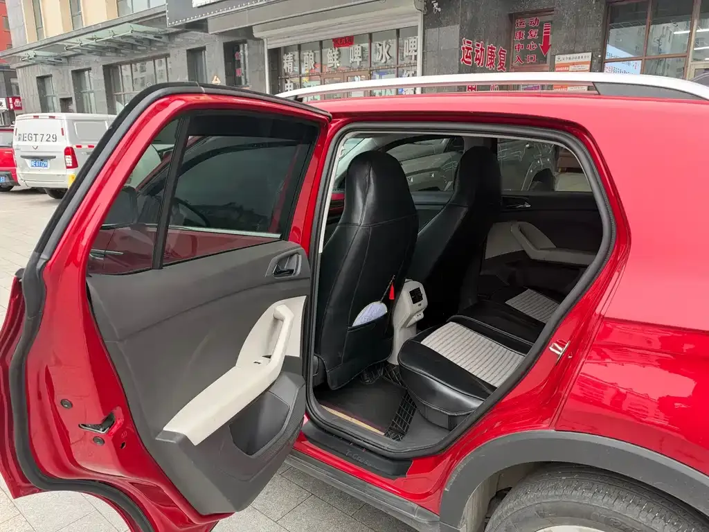 Volkswagen T-Cross — фото 8