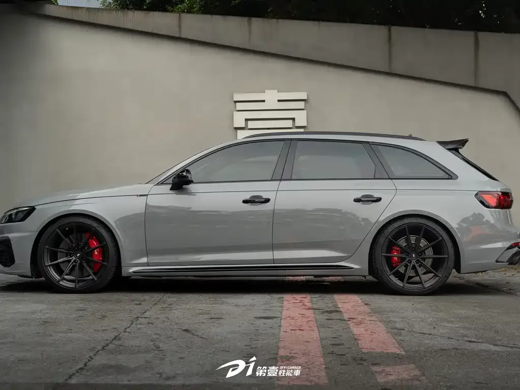 Audi RS 4 — фото 7