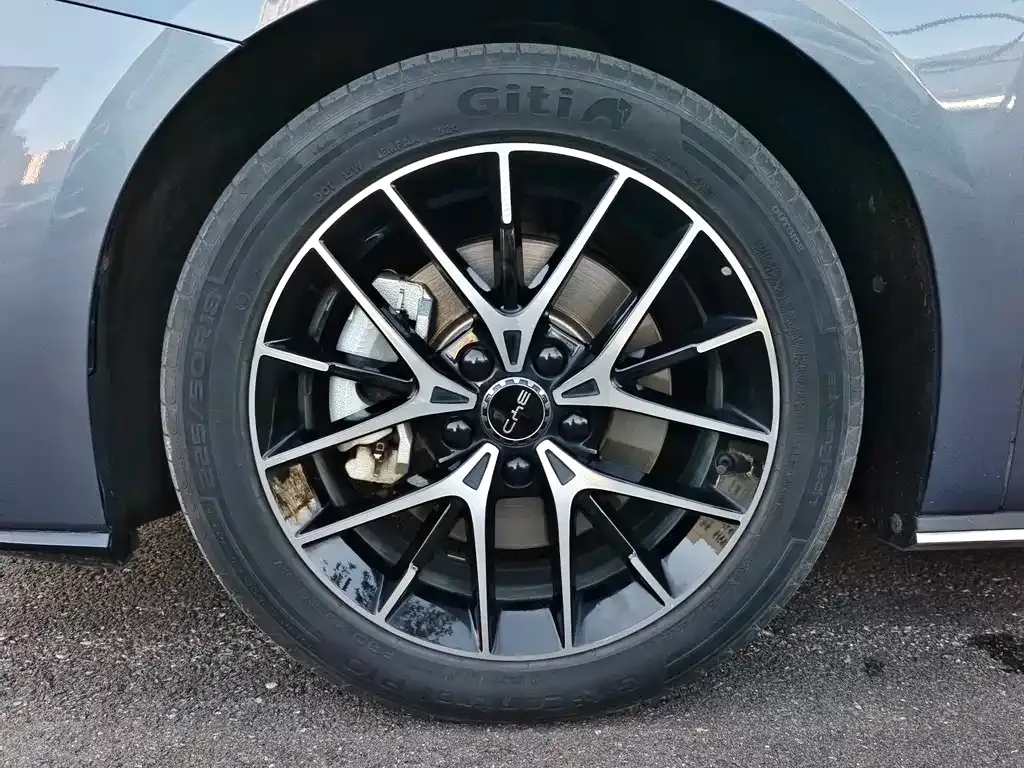 BYD Seal — фото 10