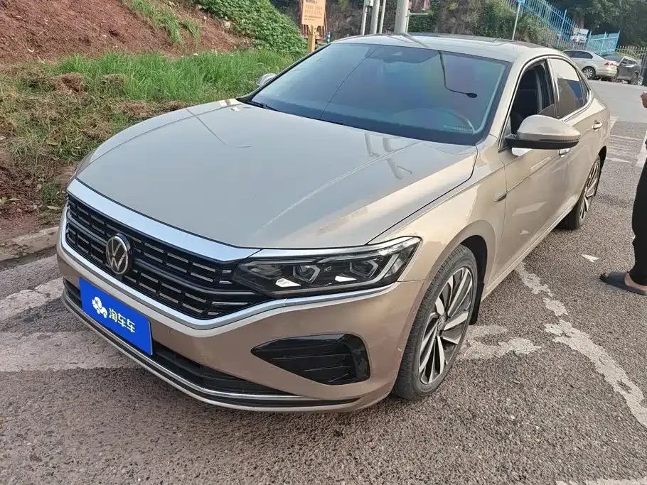 Volkswagen Passat — фото 1