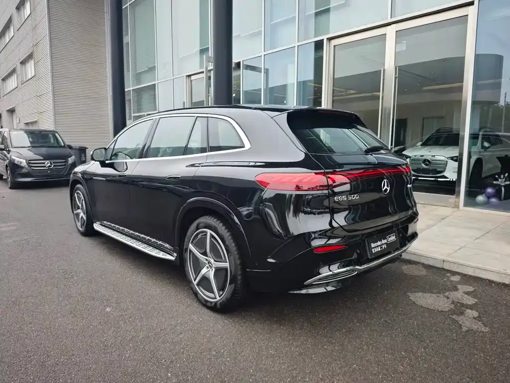 Mercedes-Benz EQS SUV — фото 10