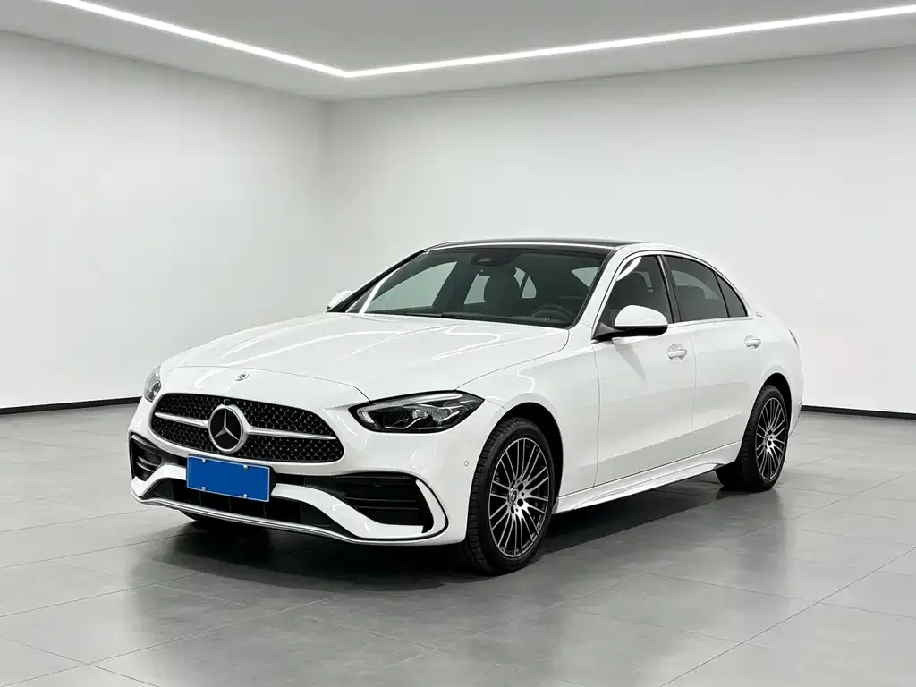 Mercedes-Benz C-Class — фото 1