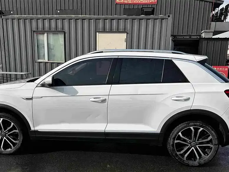 Volkswagen T-Roc — фото 2