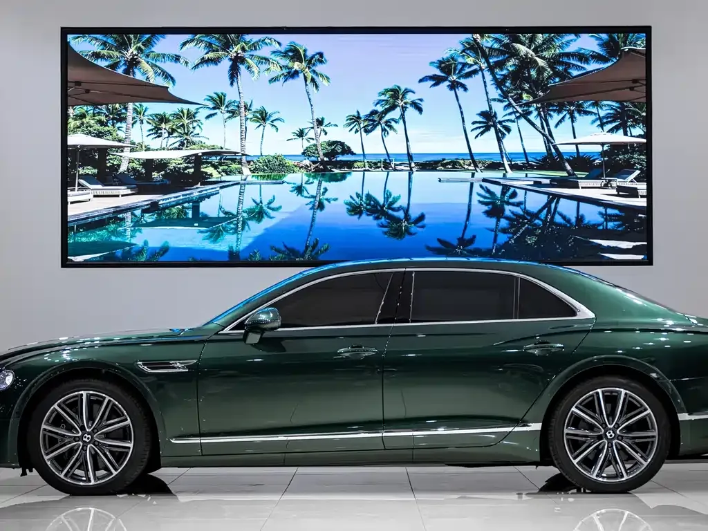 Bentley Flying Spur — фото 9