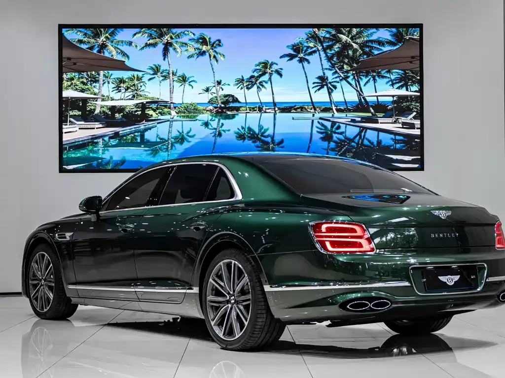 Bentley Flying Spur — фото 7