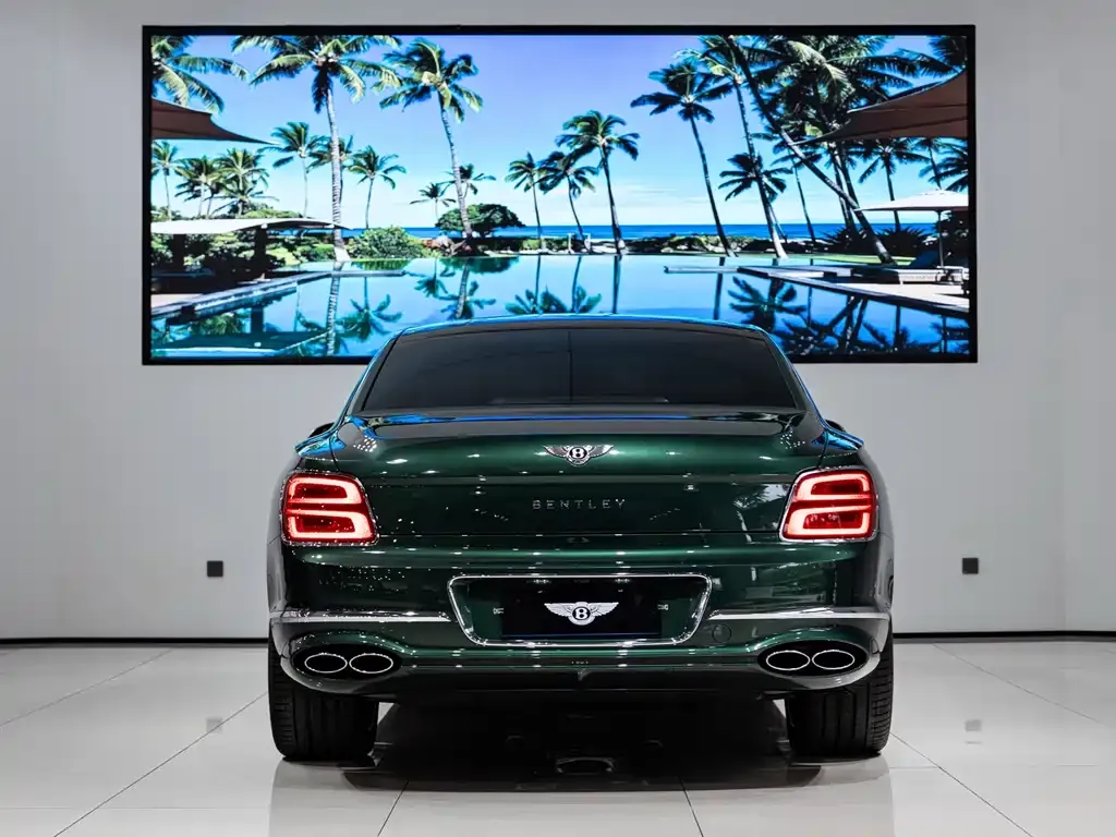Bentley Flying Spur — фото 10