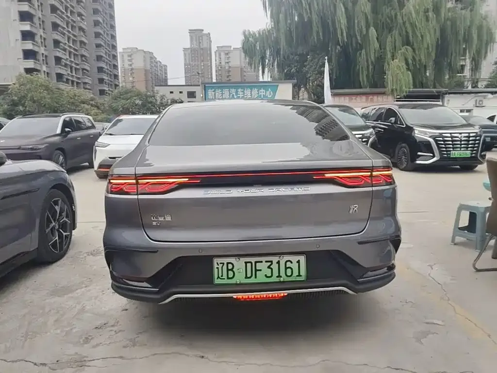 BYD Han — фото 10