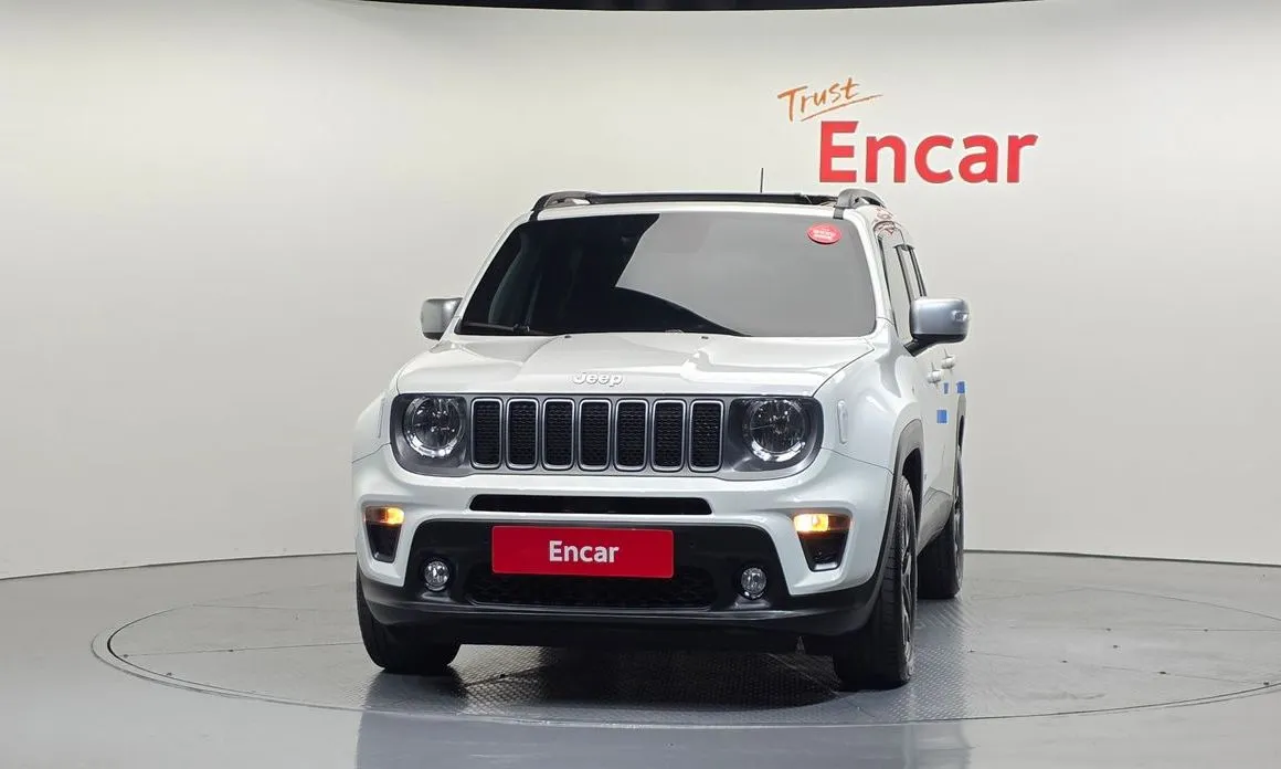 Jeep Renegade — фото 9