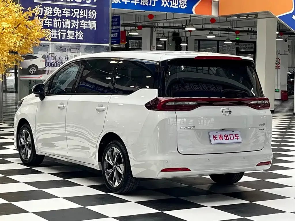 GAC Motor Trumpchi M6 — фото 10
