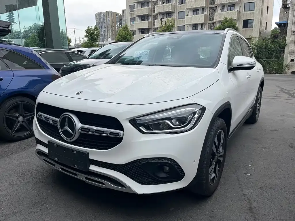 Mercedes-Benz GLA — фото 1