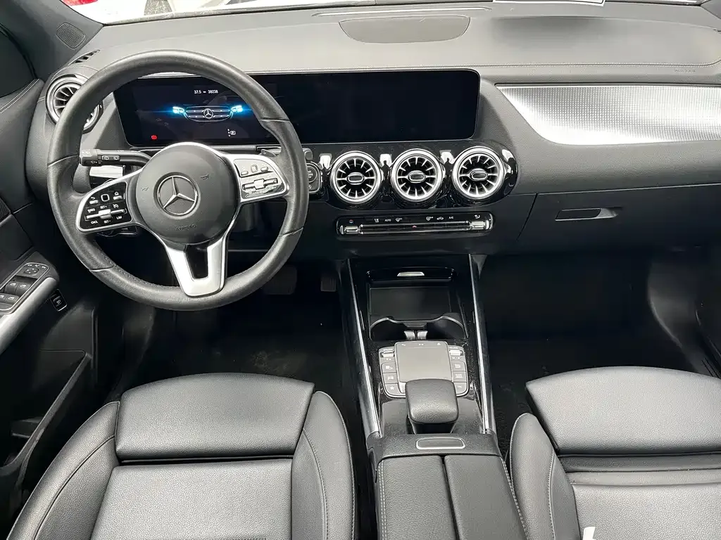 Mercedes-Benz GLA — фото 8