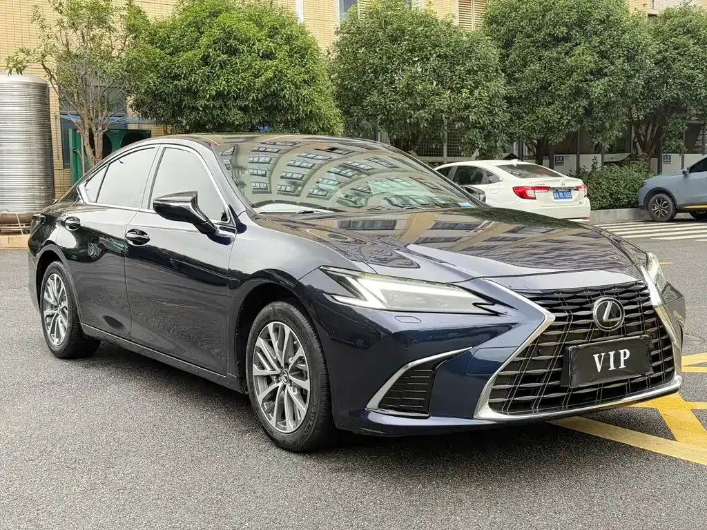 Lexus ES — фото 10