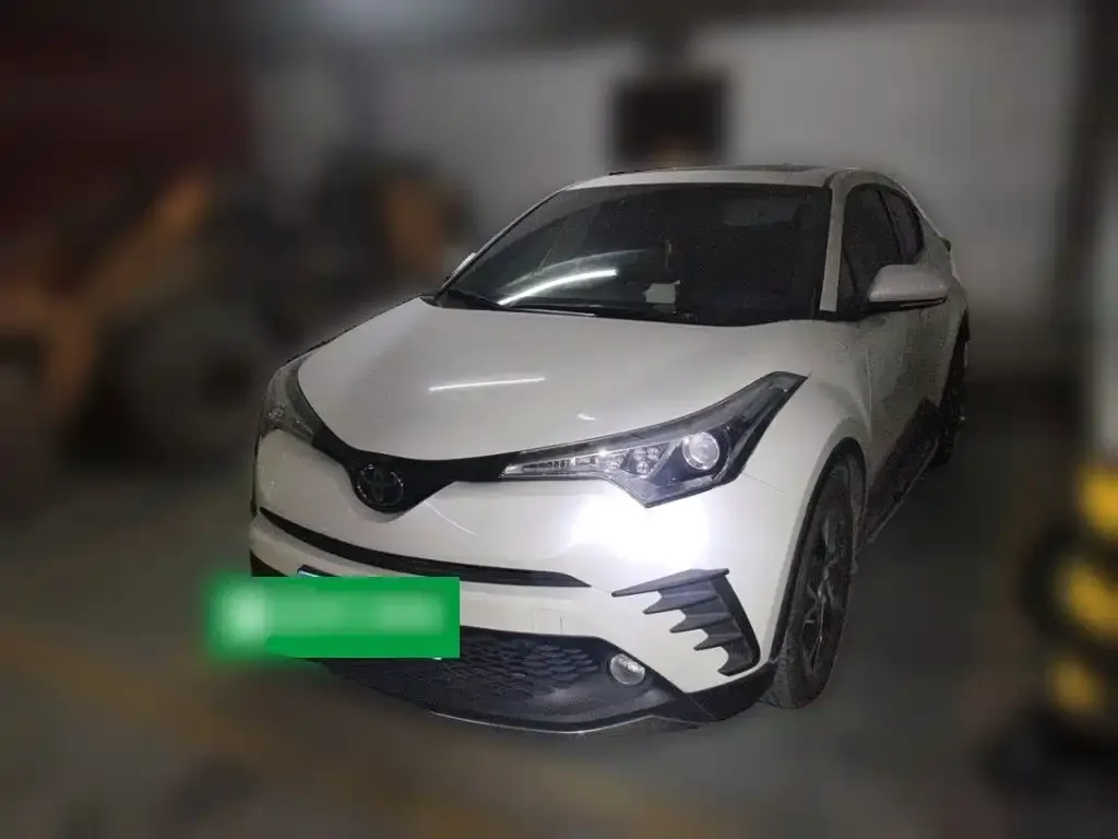Toyota C-HR — фото 1